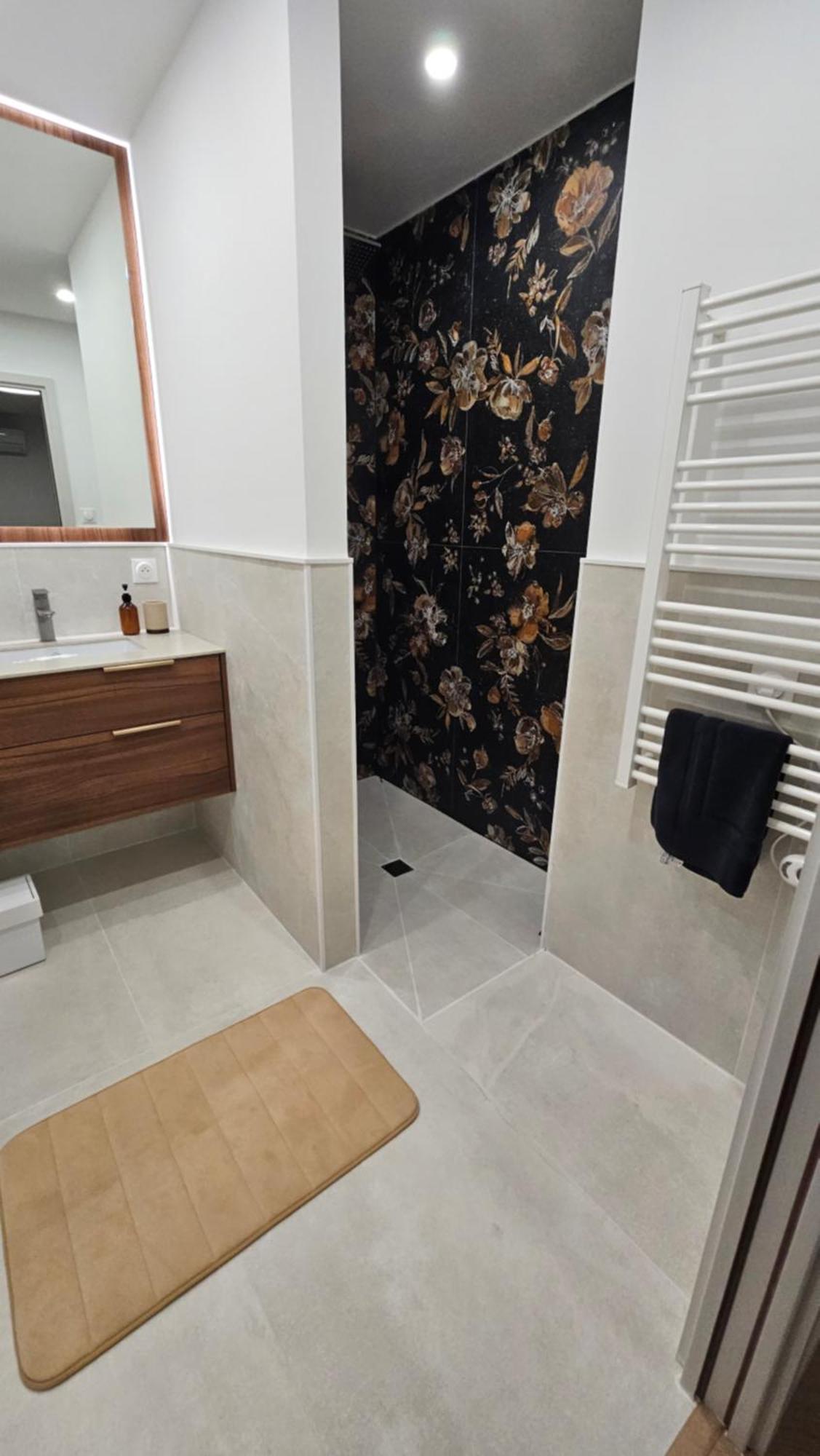 La Maison Bleue Saint-Mitre-les-Remparts 部屋 写真