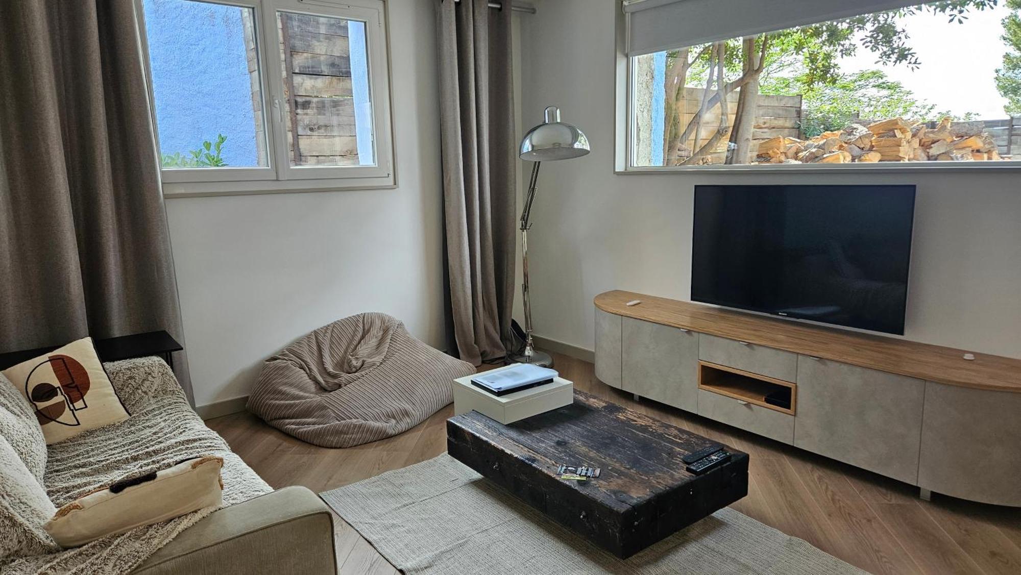 La Maison Bleue Saint-Mitre-les-Remparts 部屋 写真